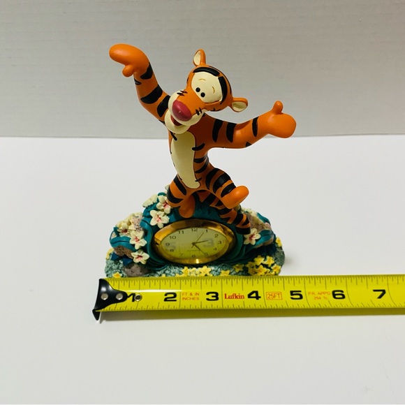NEW Disney Direct Tigger clock - Picture 8 of 11